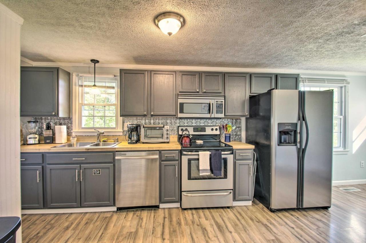 Dog-Friendly Fayetteville Home With Hot Tub! Екстериор снимка